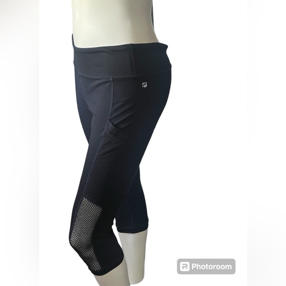 Fabletics Black Capris - Picture 1 of 8